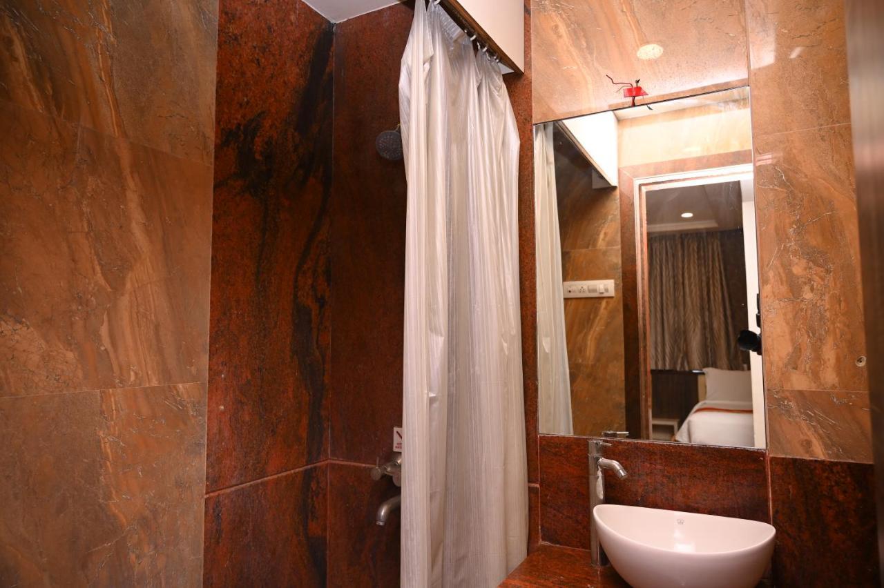 Hotel Center Point Solapur Dış mekan fotoğraf