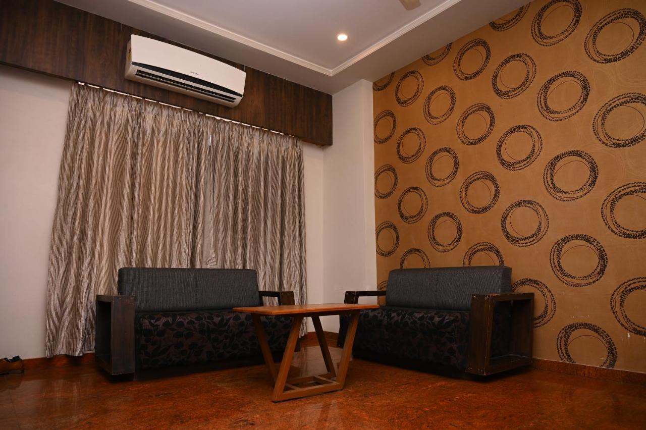 Hotel Center Point Solapur Dış mekan fotoğraf