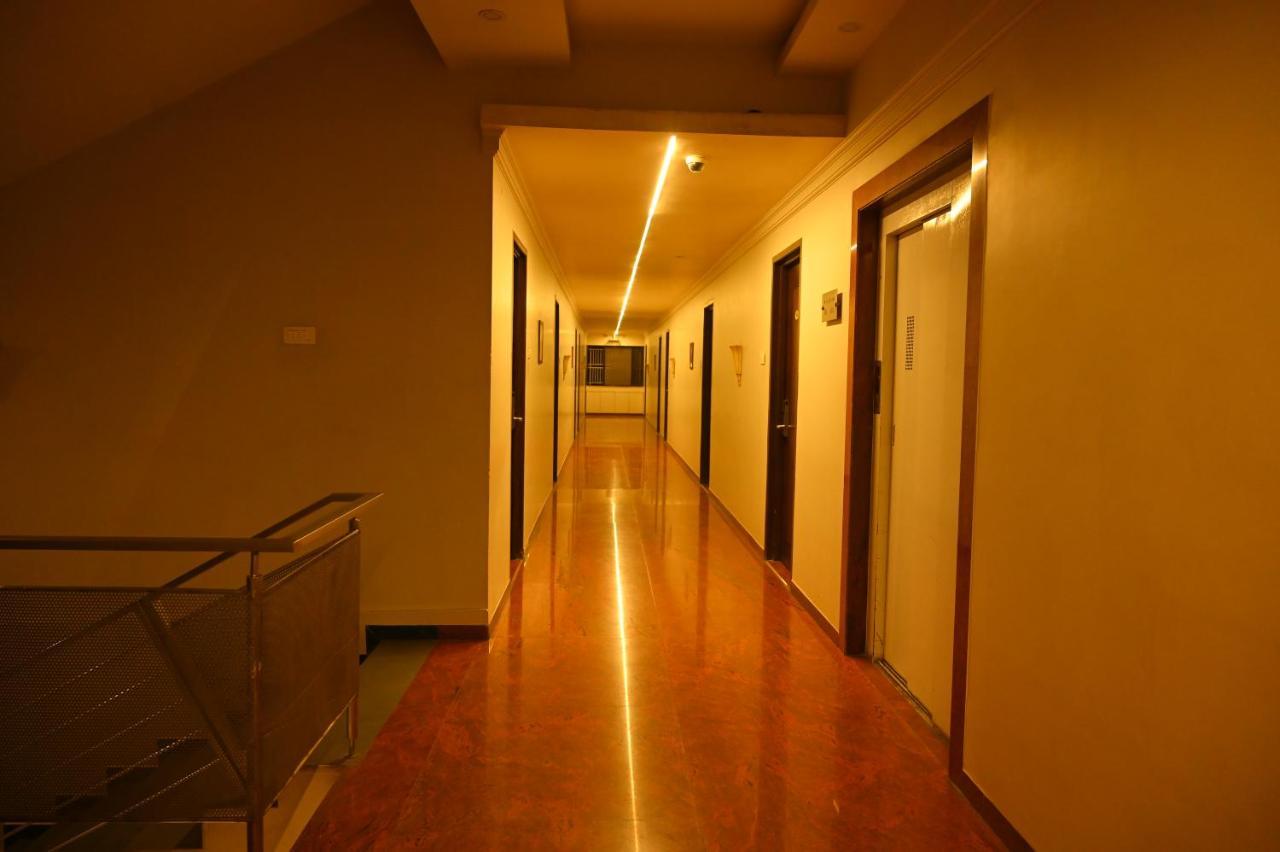 Hotel Center Point Solapur Dış mekan fotoğraf